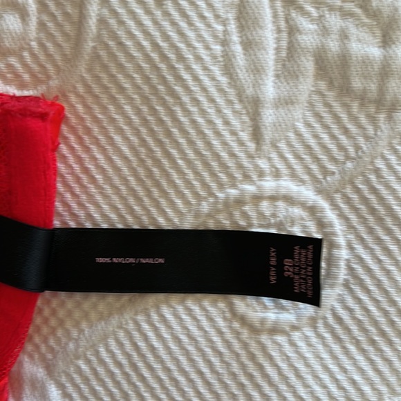 Victoria's Secret Women's Intimate Red Lingerie Bra - Picture 10 of 14
